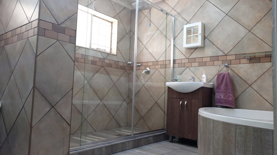 Commercial Property for Sale in Oos Einde North West